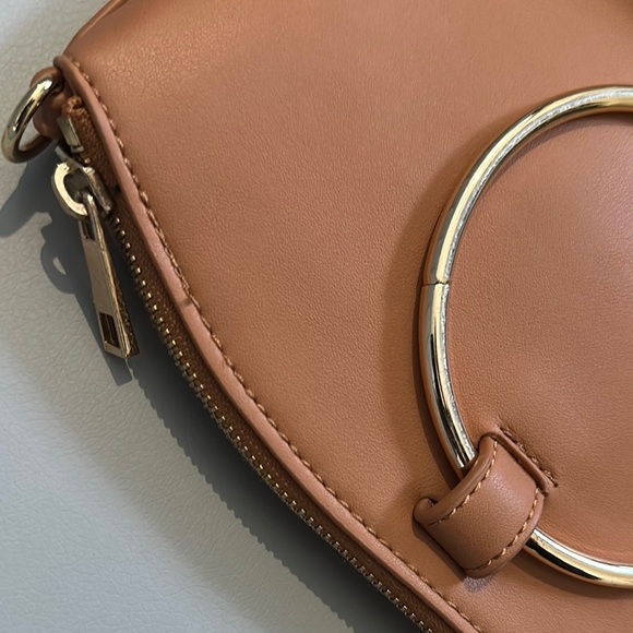 Elegant Tan Handbag with Gold Accents - Picture 9 of 11